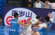 手感糟糕！赵睿复出6中0得0分8助攻 末节伤退离场引关注|北京|里勒|篮板|北控|大战_新浪新闻